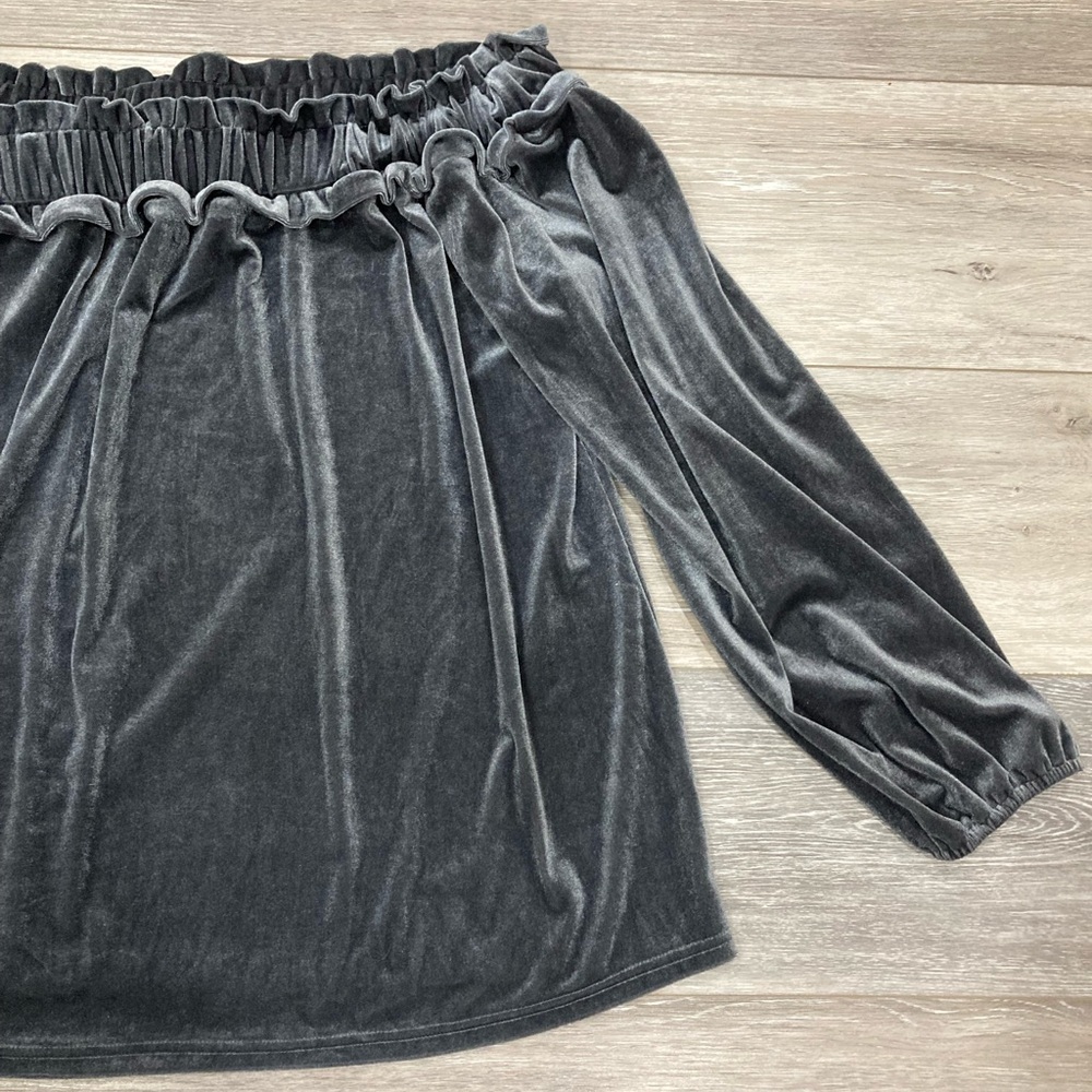 Entro Off the Shoulder Velvet Metallic Grey Top Medium - Picture 2 of 13